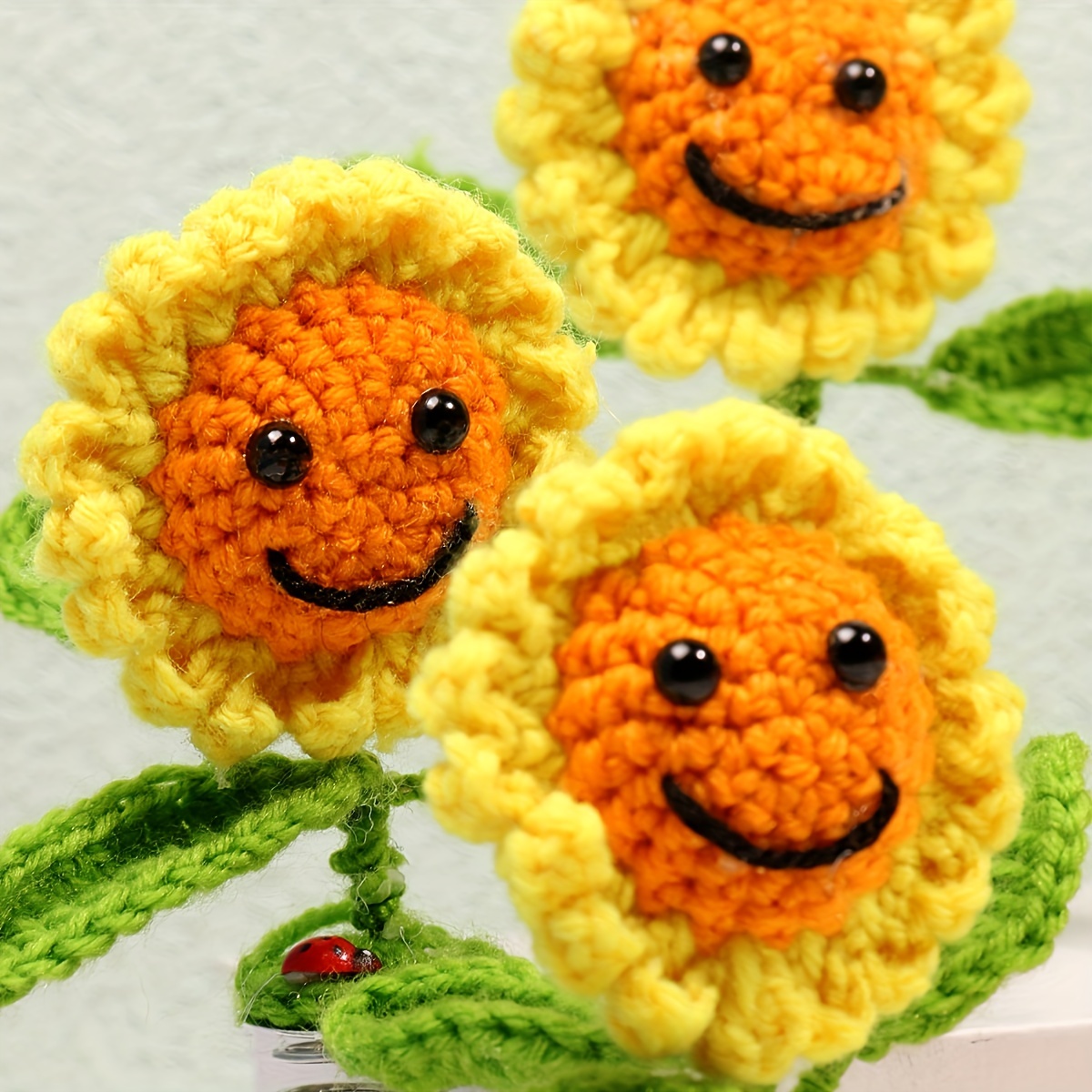 Handgefertigte gestrickte Sonnenblumen-Autozubehör, Sonnenblumen