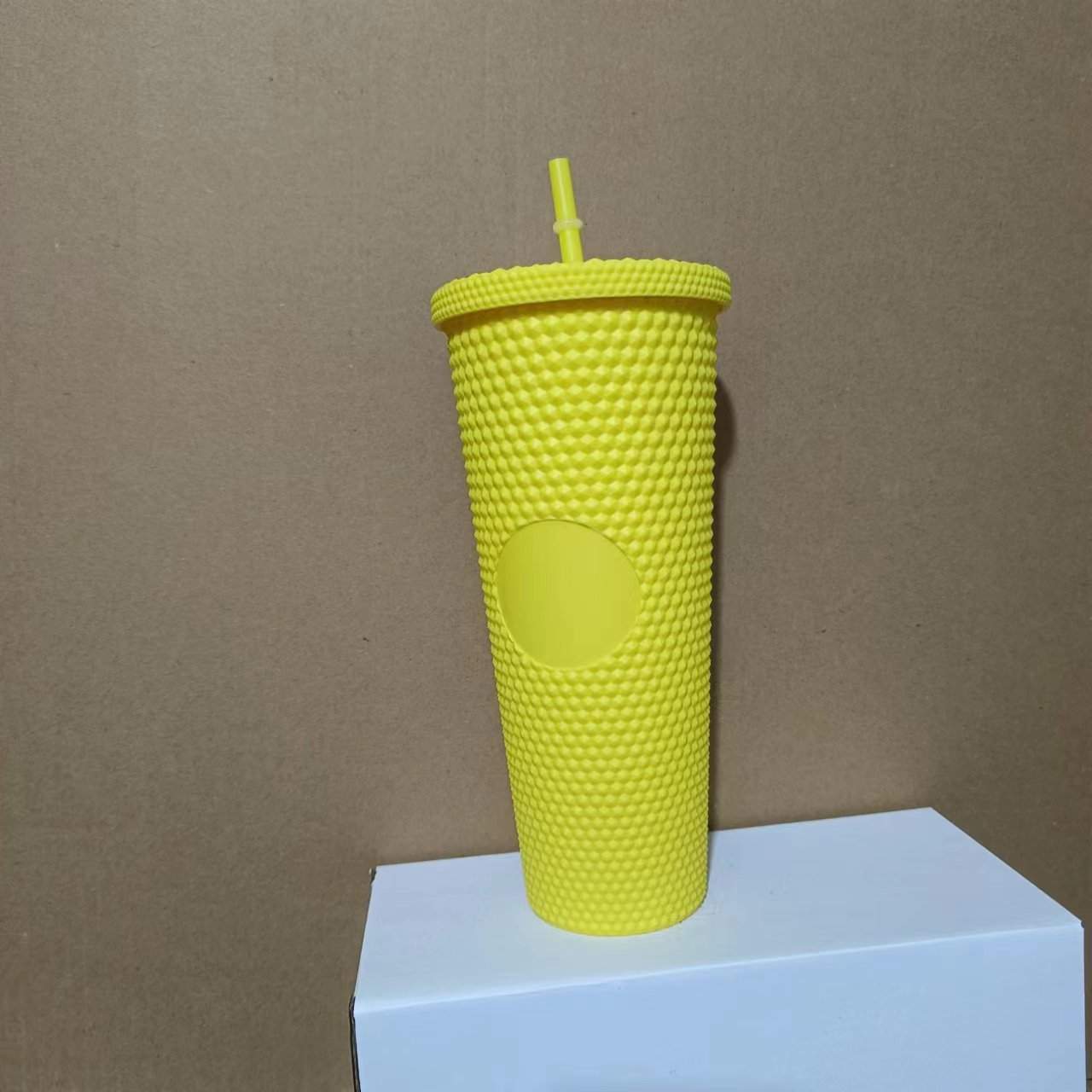 Wholesale Large Capacity Double Straw Durian Cup Outdoor Portable Diamond  Corn Plastic Cup Dazzling Riveted Cup - China Water Bottle and Water Kettle  price