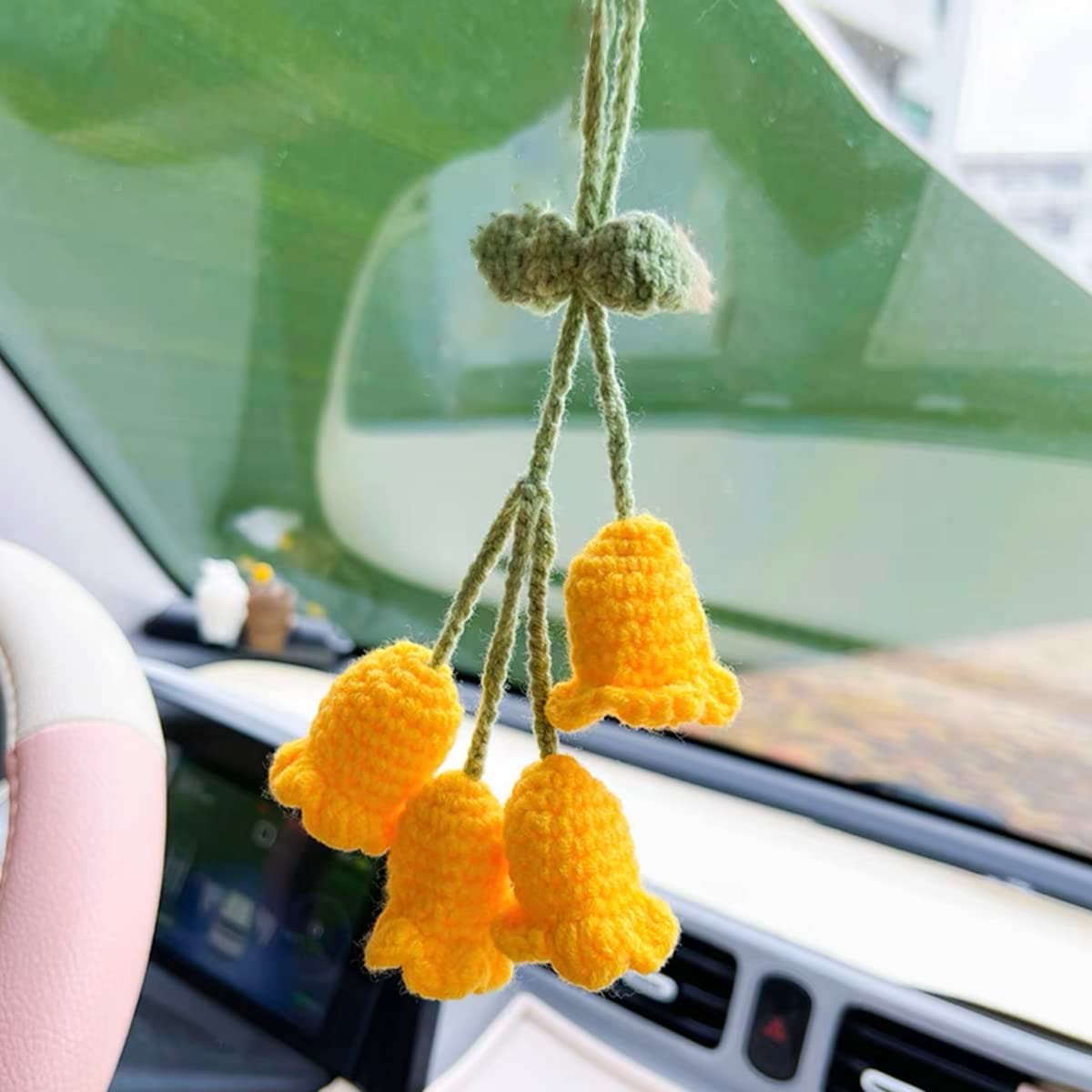 Auto-Dekoration, Autospiegel-Zubehör zum Aufhängen, niedliches Autozubehör  für Frauen, handgestrickter Glockenblumen-Auto-Anhänger, Auto-Charm,  geeignet für Rucksäcke, Schlüsselanhänger, Autozubehör : : Auto &  Motorrad