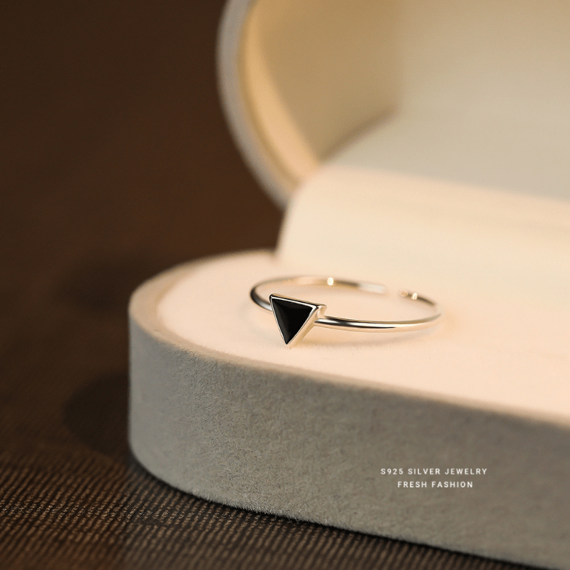 

S925 Sterling Silver Black Geometric Triangle Decor Open Ring Elegant And Fashionable Jewelry Accessories For Women Girls