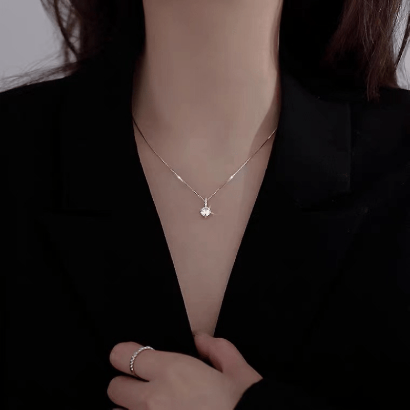 Necklaces for Women Simple Jewelry Fashion Single Diamond Pendant Necklace  Collarbone Chain Simple Temperament Alloy Wedding Pendant Necklace Jewelry