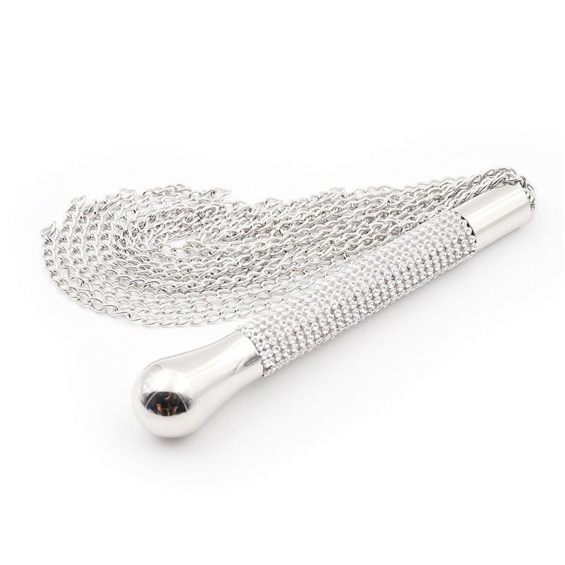 STUDDED HANDLE FLOGGER