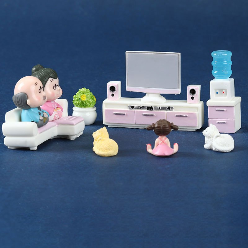 Jouets bébé miniatures pour maison de poupée.
