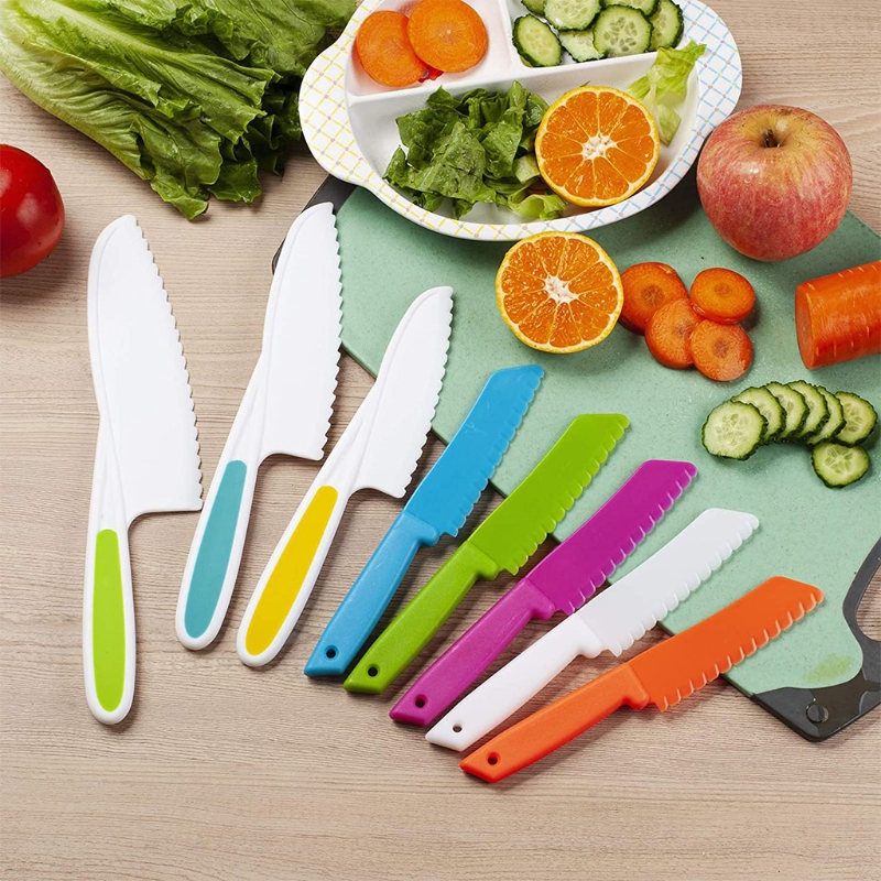 1pc Lettuce Knife Plastic Serrated Cut Bread Salad Cake Blade