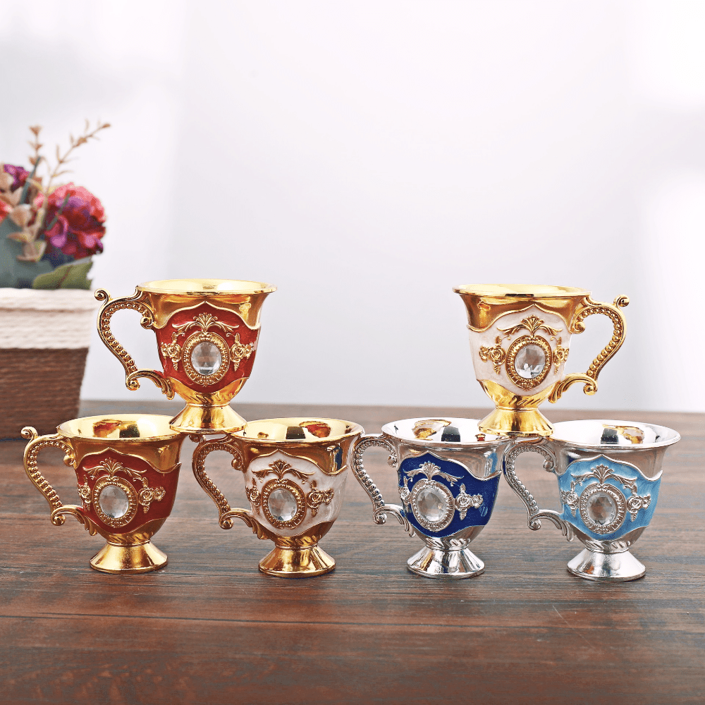 Wine Glasses Retro Creative Beverage Wine Cup Goblet Small Wine Cup Gold  European Style Home Bar Decor Drinking Tools 30ml