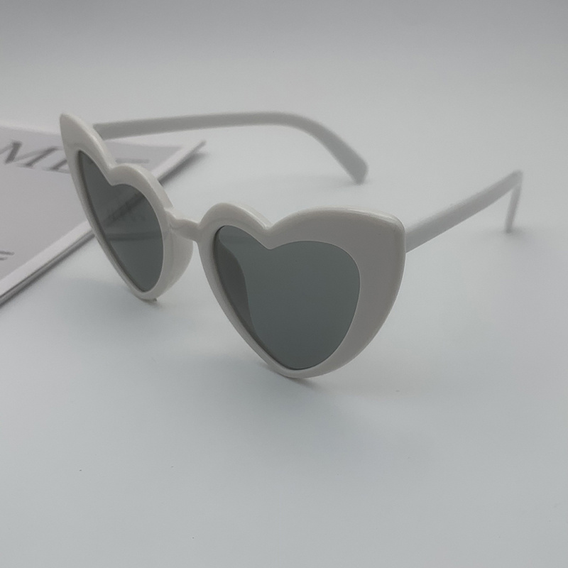 ModParty Gafas de sol de corazón para despedida de soltera | Juego de 6 |  Gafas de sol para novia y dama de honor