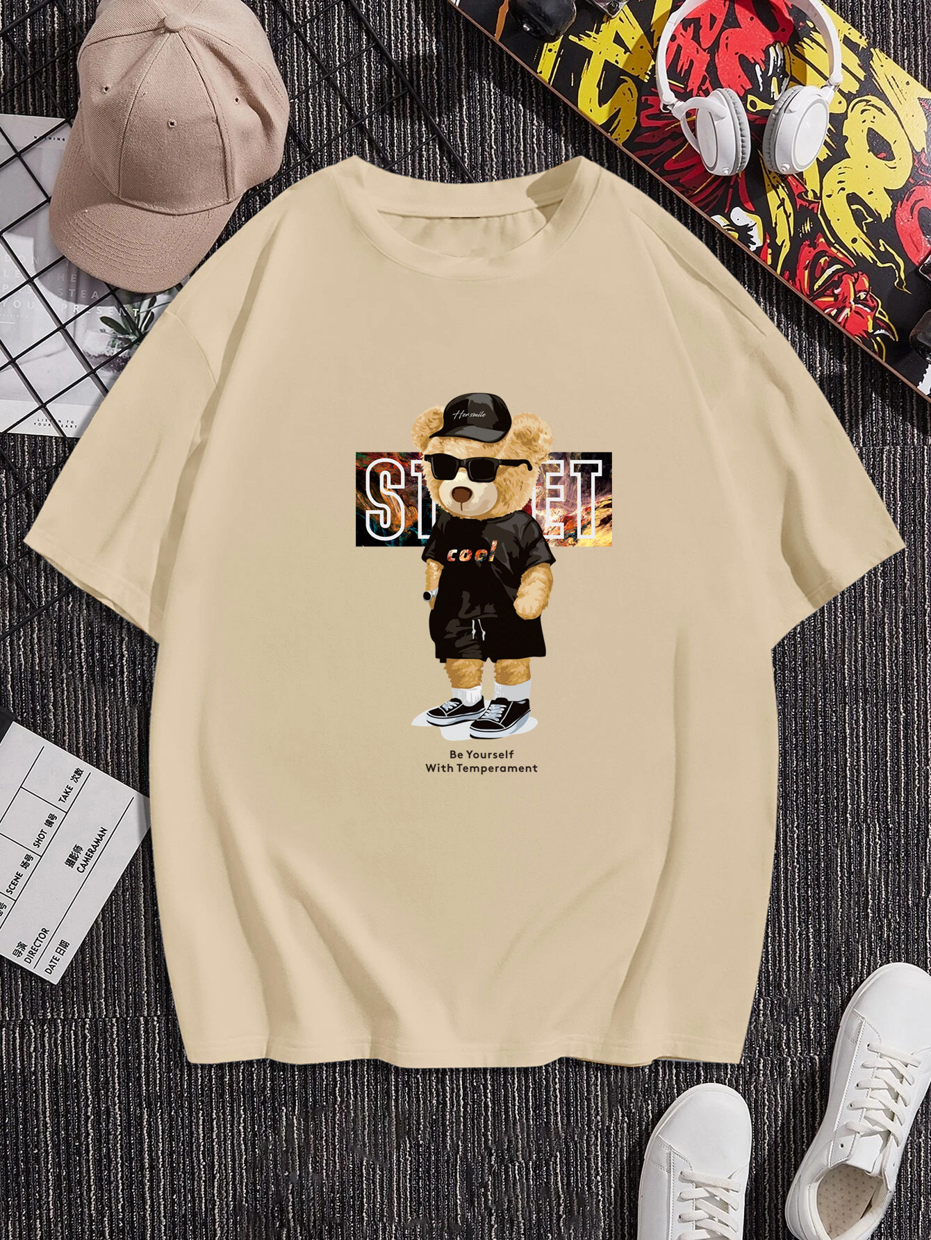 Supreme Men's Logo Bear Print T-Shirt