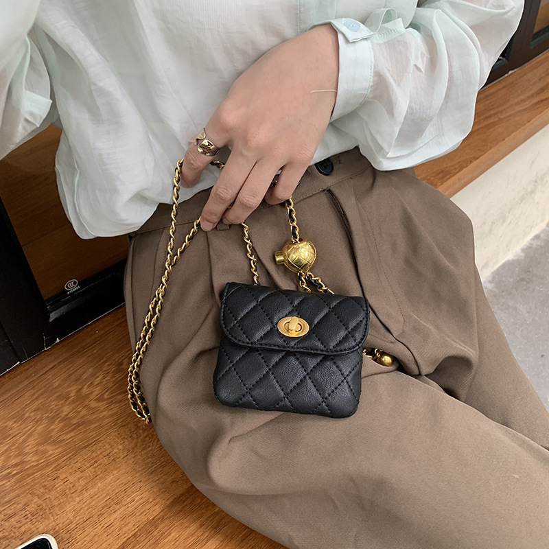 Mini Classic Quilted Crossbody Bag, Metal Chain Decor Waist Bag With Turn  Lock, Women's Elegant Fanny Pack & Shoulder Purse - Temu United Arab  Emirates