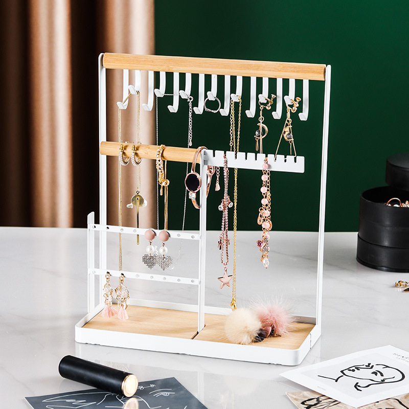 Soporte organizador de joyas soporte para collar estante de torre de  joyería de 4 niveles con caja de bandeja de anillos y agujeros ganchos –  Yaxa Colombia