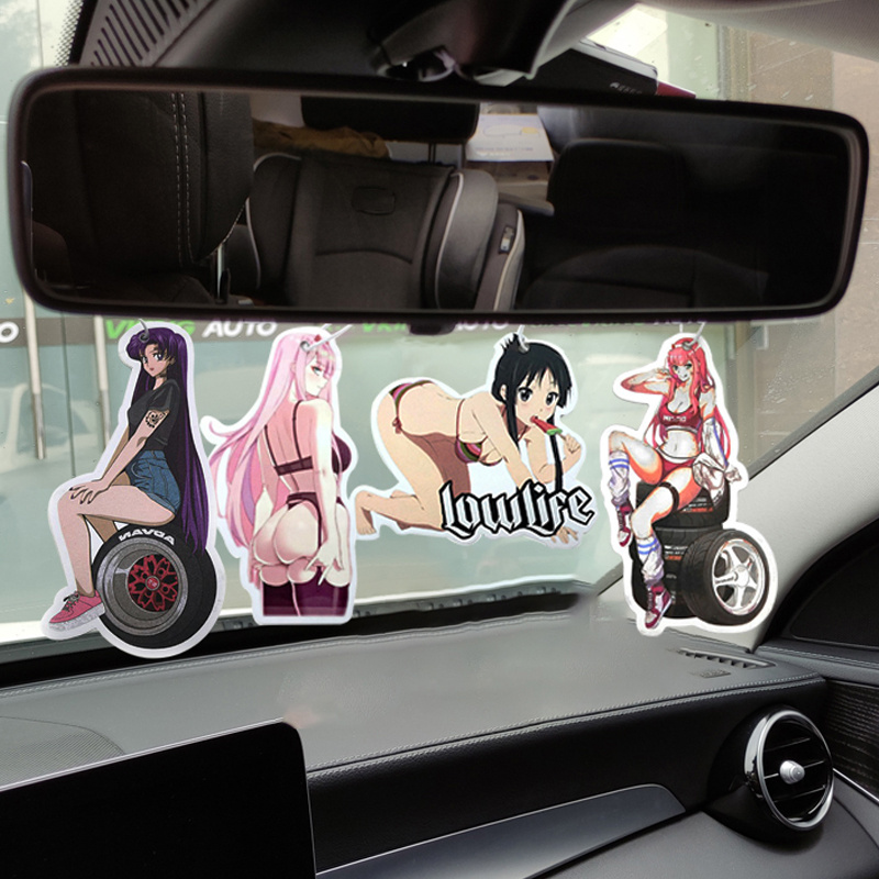 OSkour 3-teiliges Anime-Auto-Lufterfrischer-Geschenkset, Anime- Lufterfrischer zum Aufhängen für Autos, Cartoon, aromatische  Räucherstäbchen, Lufterfrischer, Rückspiegel-Zubehör,B : : Auto &  Motorrad