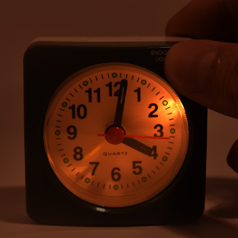  AOLOX Reloj despertador analógico de 4.5 pulgadas para