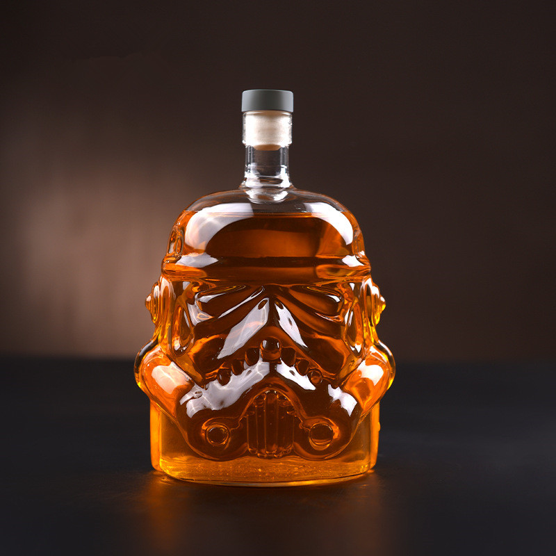 Best Xmas Gift 650ml Glass Star Wars Trooper Decanter with 2