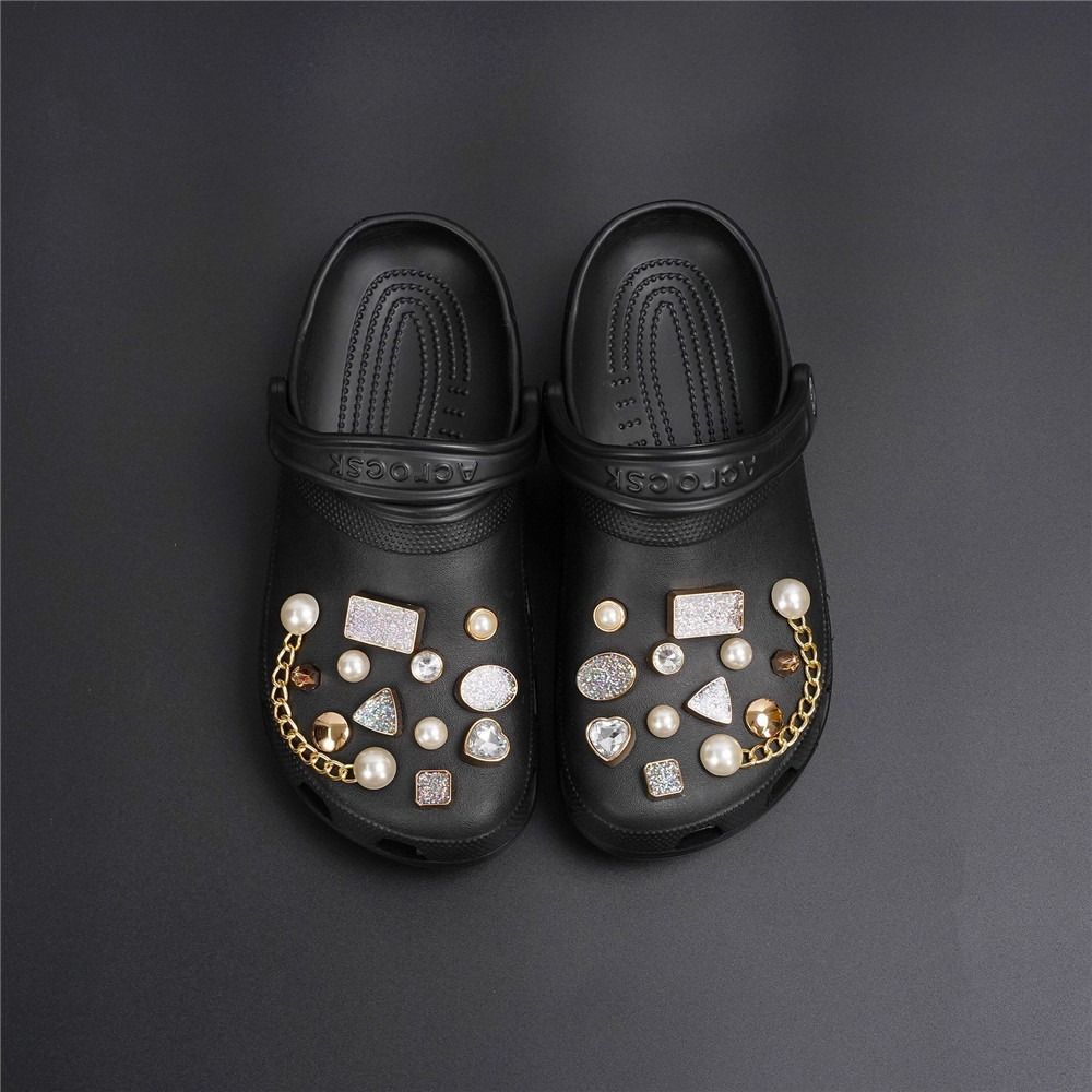 Cute Luxury Shoes Accesories Rhinestone Bling Croc Charms Metal Chain Croc  Shoe Decorations Diy Buckle Pearl Shoes Flower New