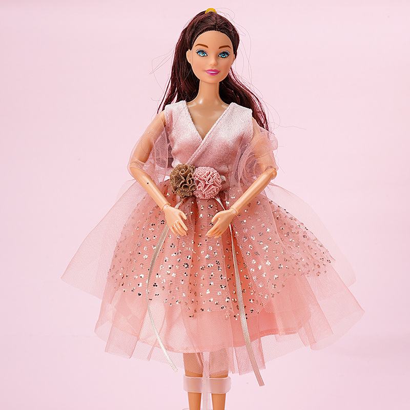 Barbie discount dress change