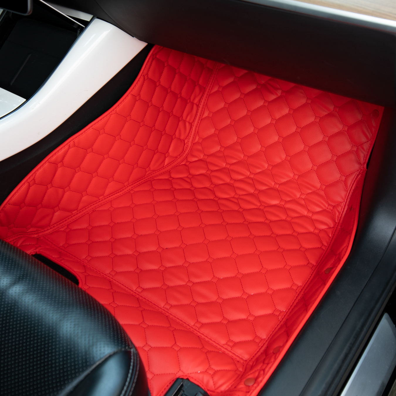  Alfombrillas de cuero para Audi A3 Sedan 2013-2019, protección  impermeable para todo tipo de clima, forro de piso delantero y trasero con  bolsillo, color rojo : Automotriz