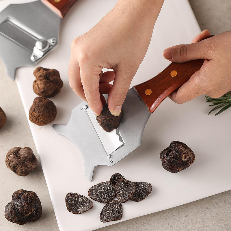 Rasoir à truffes, rasoir à chocolat à lame réglable pour tranches de  fromage truffé en acier inoxydable pour gadget de cuisine : :  Cuisine et Maison