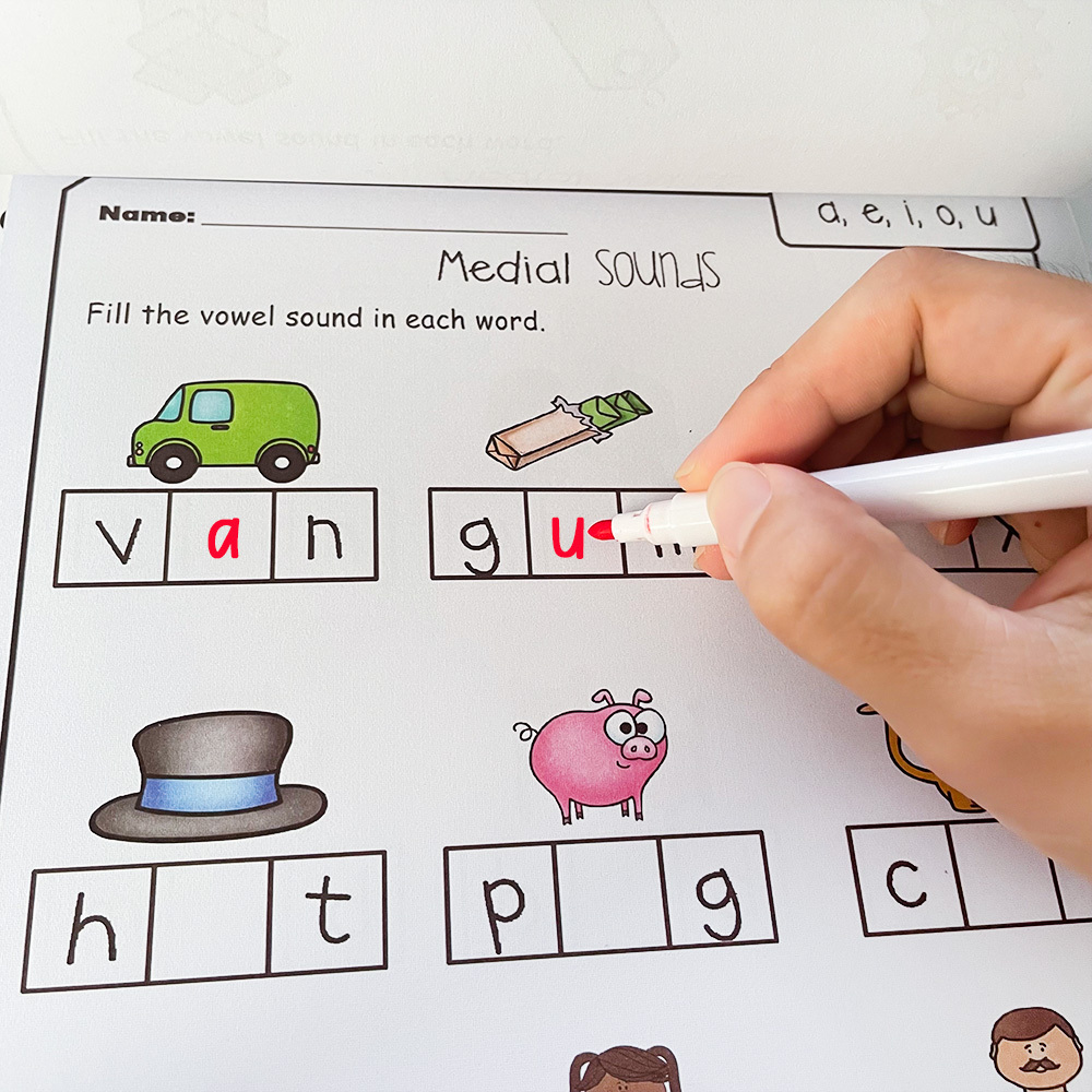 LACHILLY CVC Words Phonics Workbook for Youngsters - 60-Page Read & Match Learning Book with Fun Illustrations, Reinforced Skills & Parent Guide to Support English Language Arts, Phonics Practice Book | Playful Illustrations | Reinforced Skills