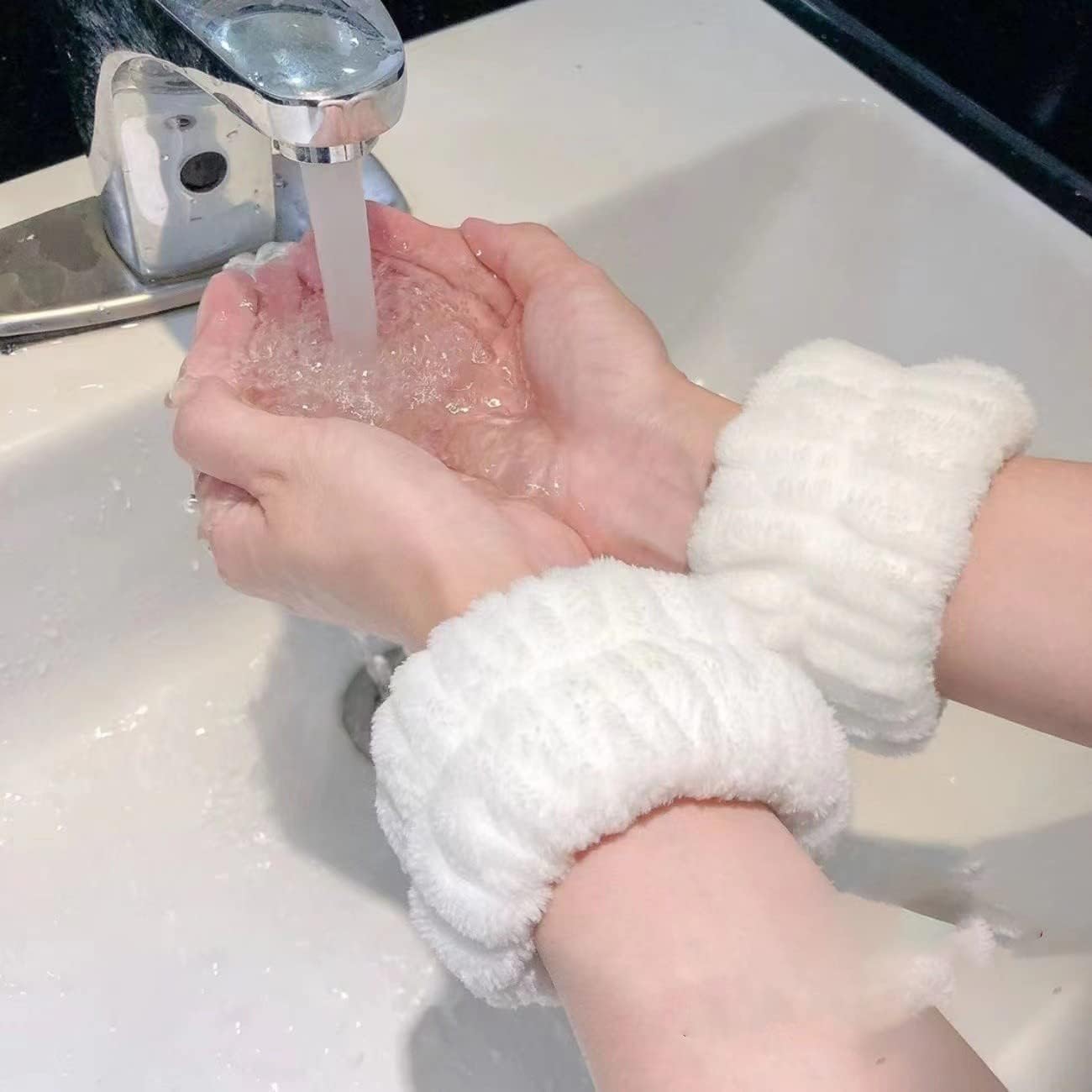 Une paire de bandeaux de lavage de poignet Spa, de serviettes de poignet  pour femmes pour se laver le visage, de bracelets absorbants et d'un bandeau  anti-transpiration pour les filles pour empêcher