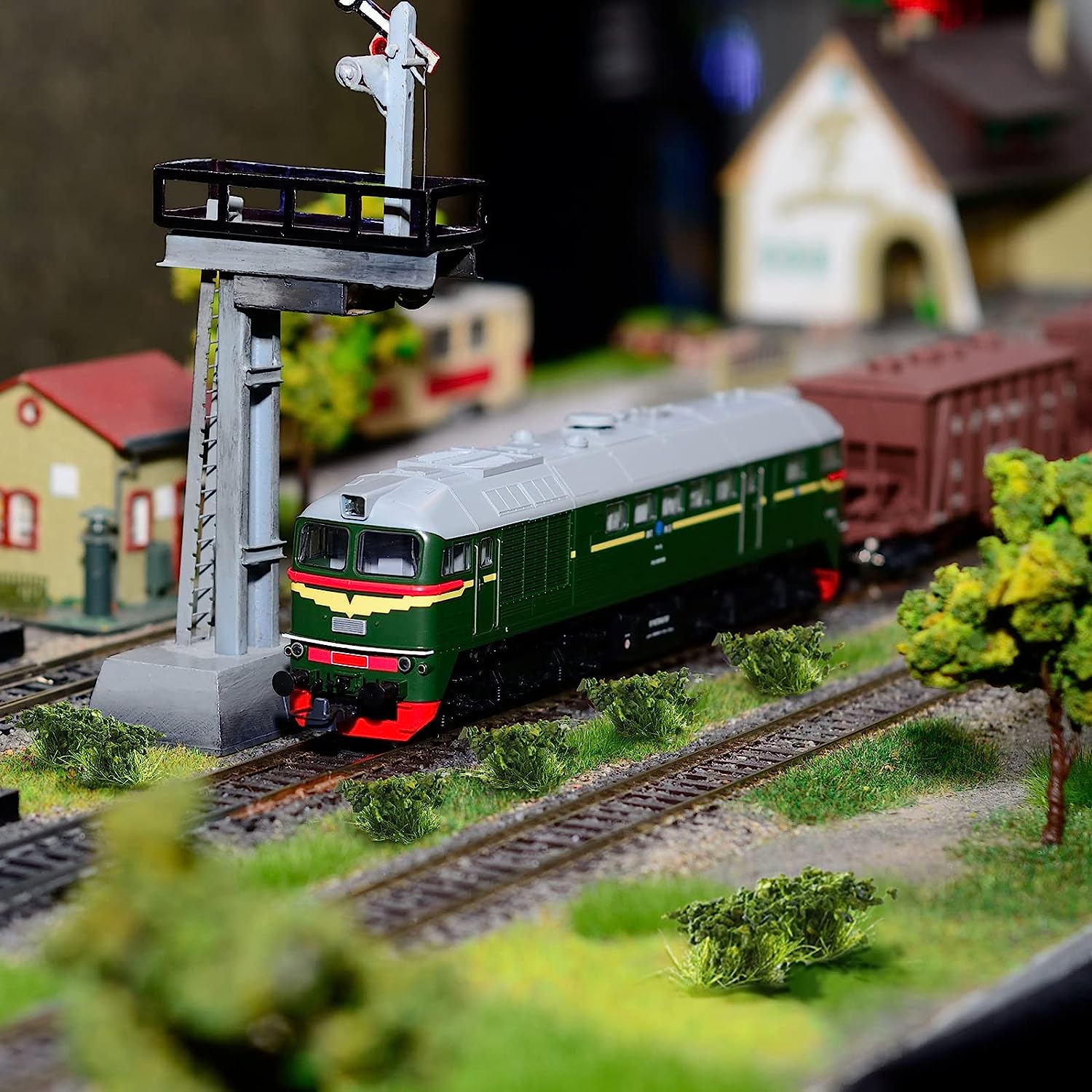 Model Railway Static Grass: All you need to know - World Of Railways