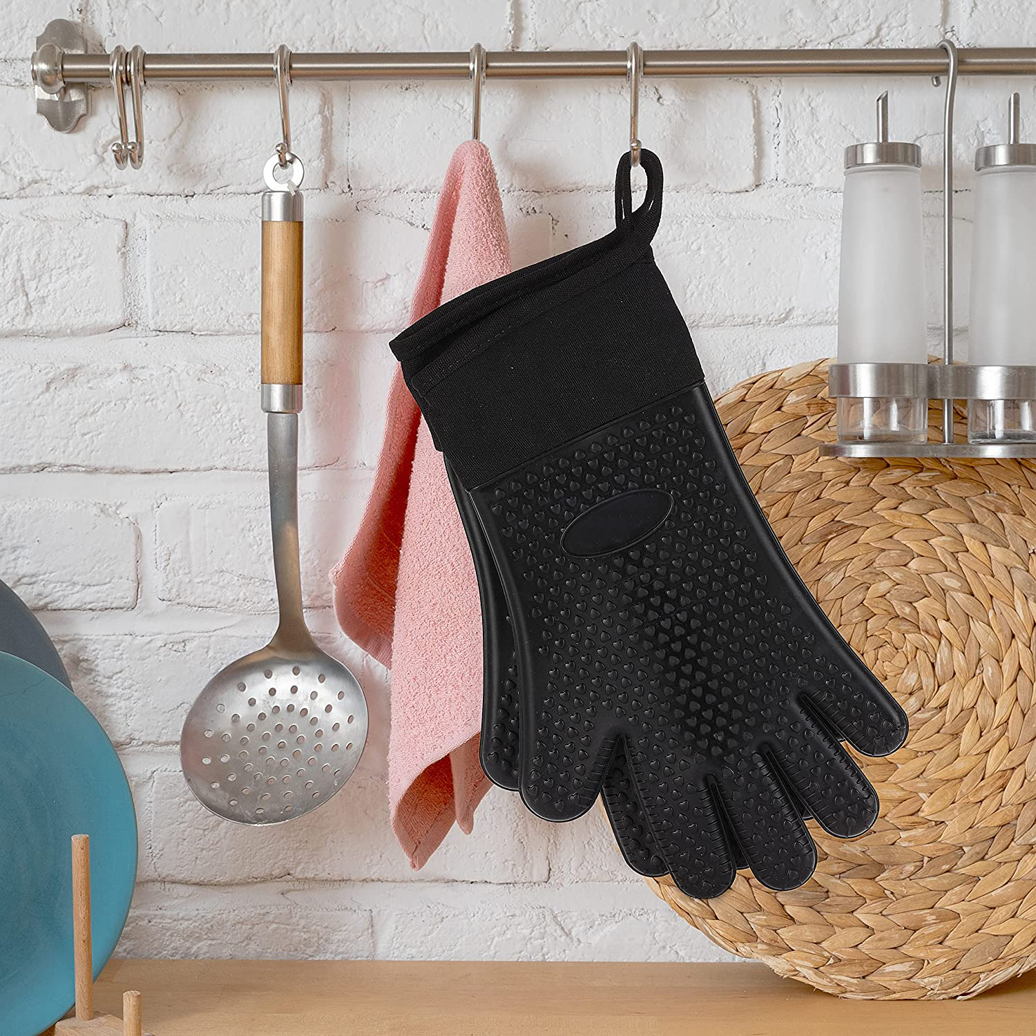 Heat Resistant Silicone Gloves - Innovative Grilling Tools 