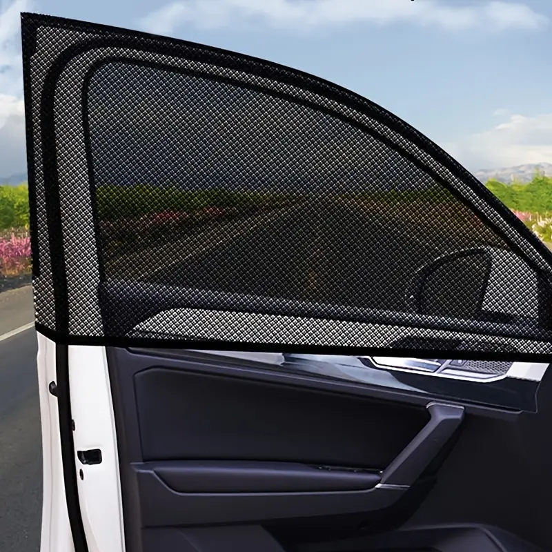 Sonnenrollo an der Scheibe der hinteren Tür der Auto Farbe schwarz Close-up  schützt vor Sonnenstrahlen texturierte Doppel Gitter aus einem speziellen  Material gefertigt Stockfotografie - Alamy