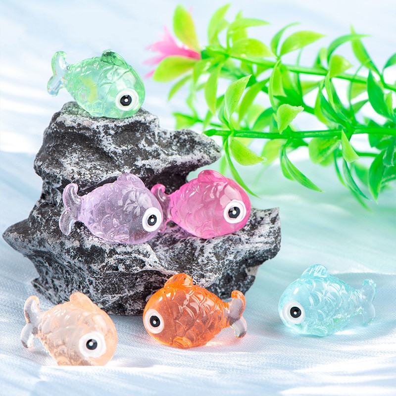 10PCS Mini Fish Figurines Super Small Kawaii Artificial Resin Red