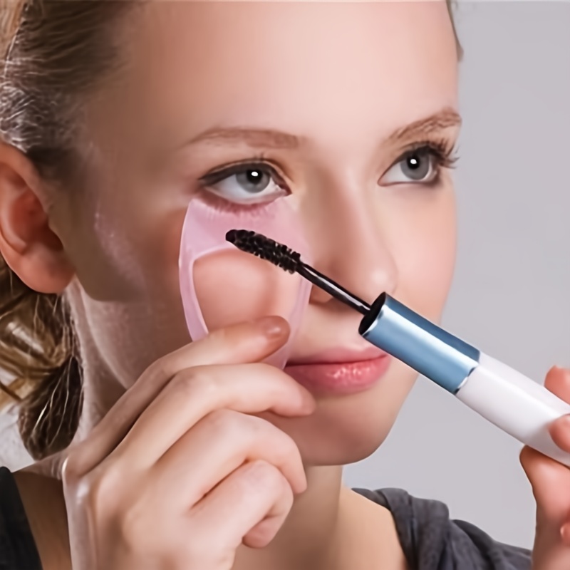 3 in 1 Mascara Shield Applicator Eyelash Brush Curler Guard Comb Guide Card