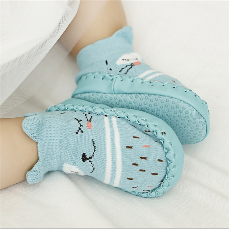  2 pares de calcetines de bebé antideslizantes de goma suave  suela infantil zapatillas prewalker zapatos, Azul y Gris : Ropa, Zapatos y  Joyería