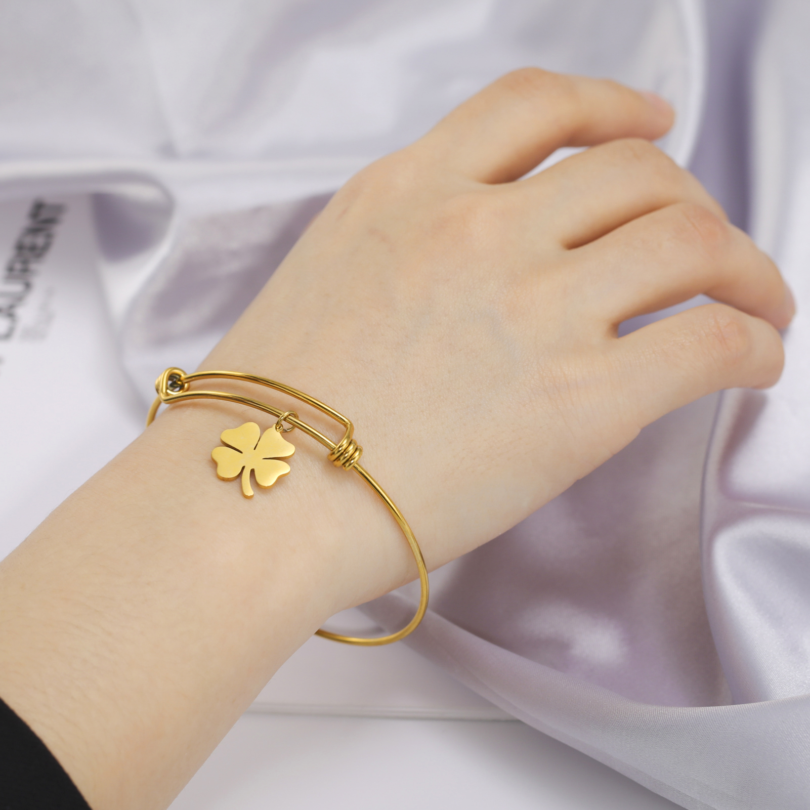 Four-leaf Clover Bracelet 18K Gold Plated Four Leaf Clover Bracelet  Adjustable Chain Bracelet Jewelry for Women Gift 