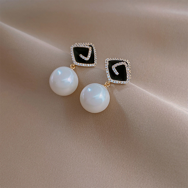Pearl Rhombus Autumn Earrings Sense Temperament Stud Earrings