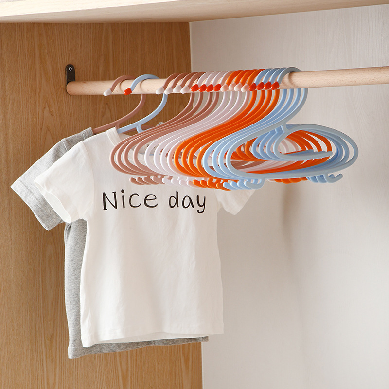 10pcs Orange Portable Plastic Children Clothes Hangers, Suitable For Coats  And Baby Clothes, Clothes Display Organizer