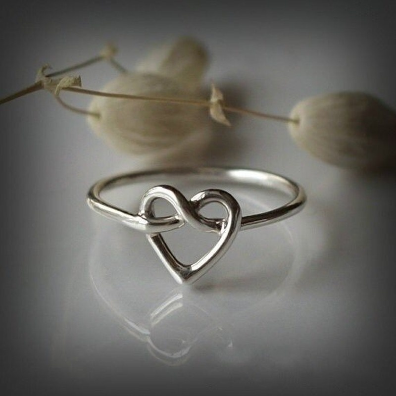 Sterling Silver Jewellery: Delicate Ring with Simple Love Knot