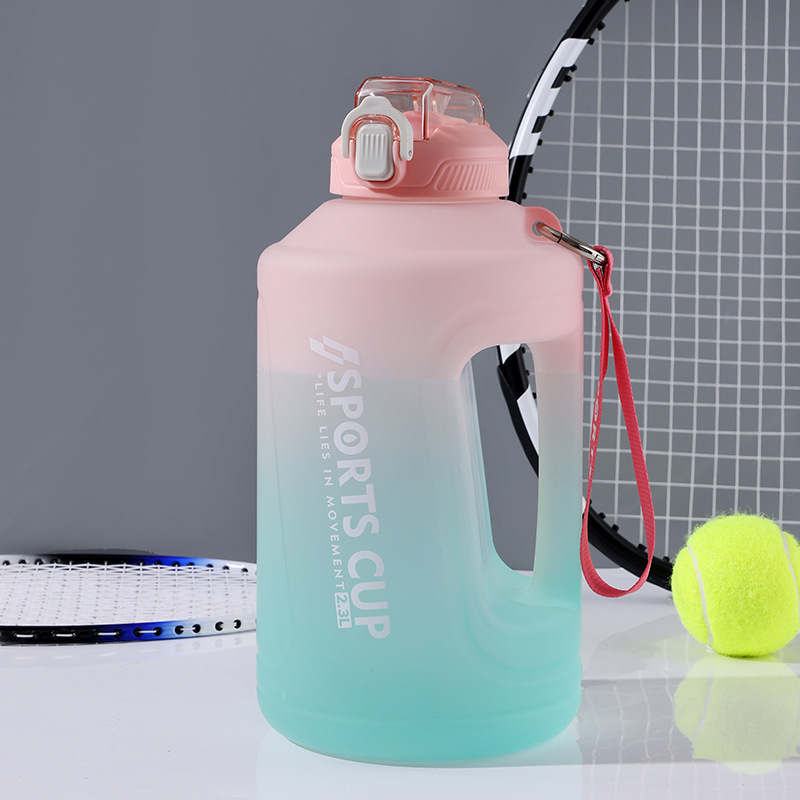 1pc Sporty Gradient Matte Plastic Water Bottle Portable Space Cup