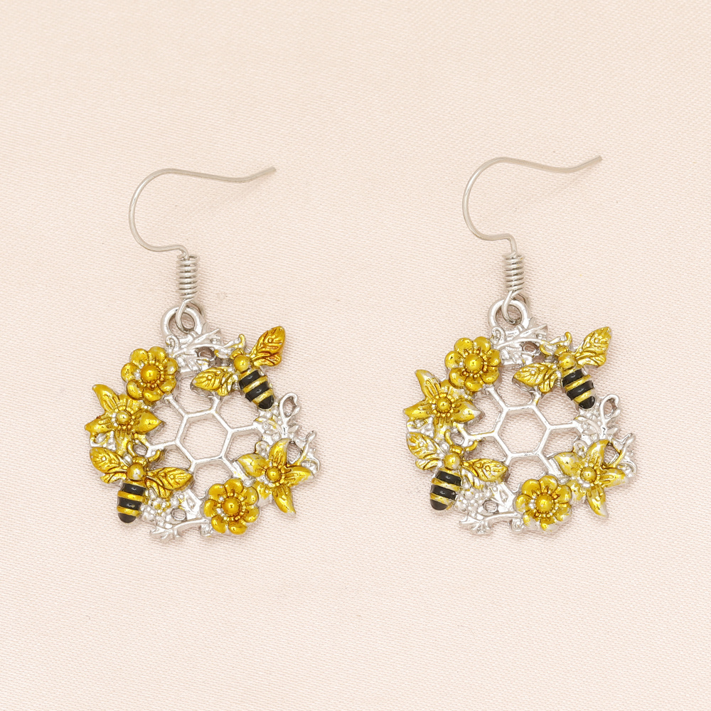 Fashion Bee Flower Honeycomb Earrings For Women And Girls As Birthday And  Christmas Gifts - Temu