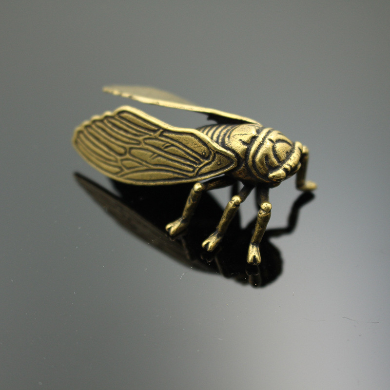 Brass Cicada Tabletop Decoration, Retro Golden Cicada Keychain Pendant 