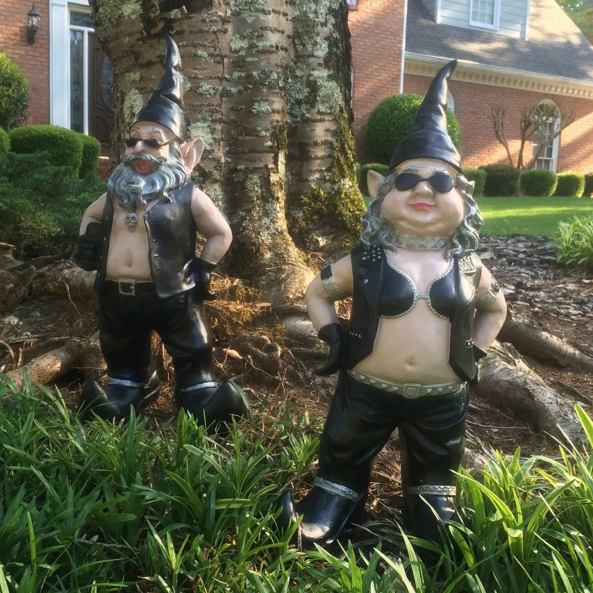 

1pc Garden Gnomes Statue Peace Sign Biker Dude The Biker Gnome In Leather Motorcycle Riding Gear Home & Garden Gnome Statue, Outdoor Statue & Sculpture