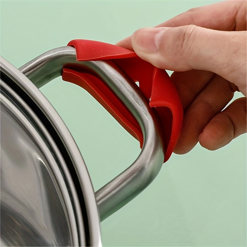 Choice Red Removable Silicone Pan Handle Sleeve for 10 and 12 Fry Pans