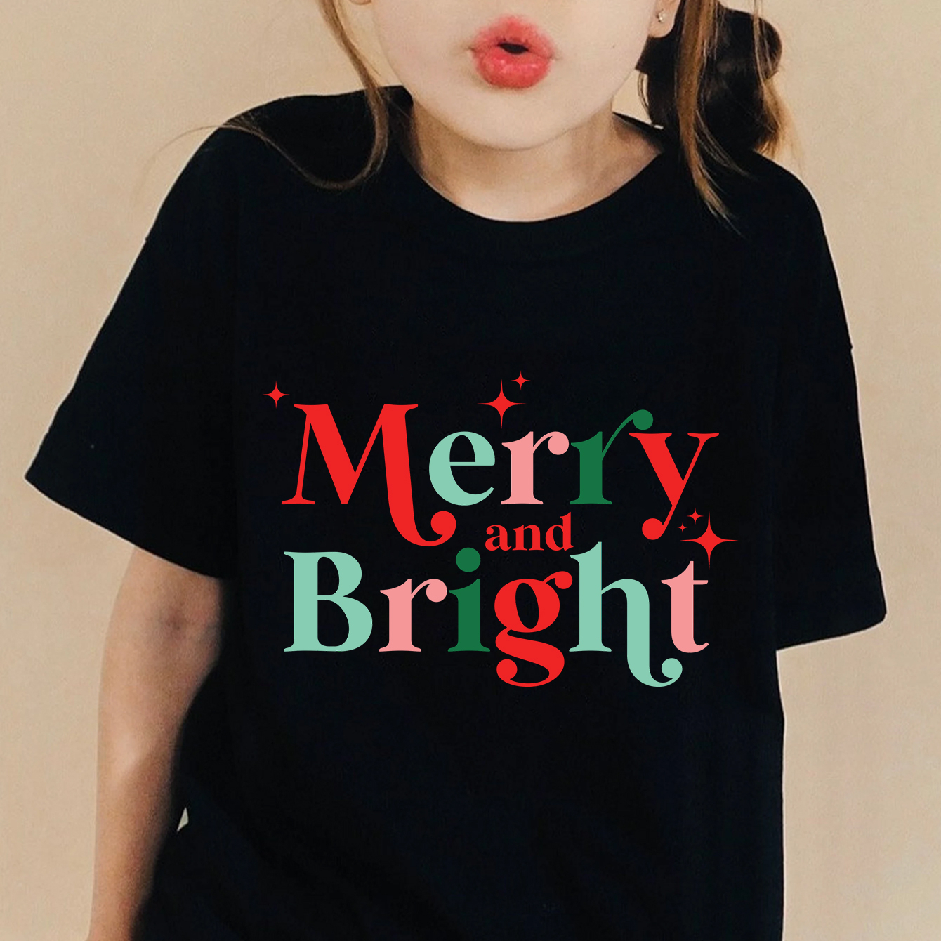 

''merry And Bright'' Pattern Girls T Shirt Stretch Casual Short Sleeve Summer Tops For Kids Party Everyday Christmas Outfit