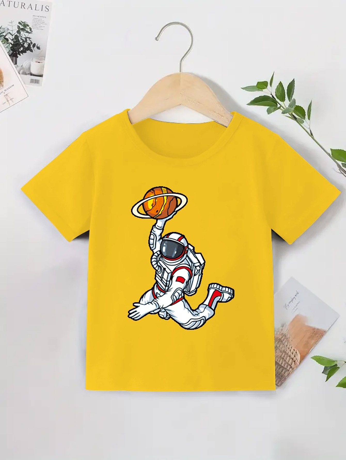 Astronaut Playing Basketball Print Boys Creative T-shirt, Casual