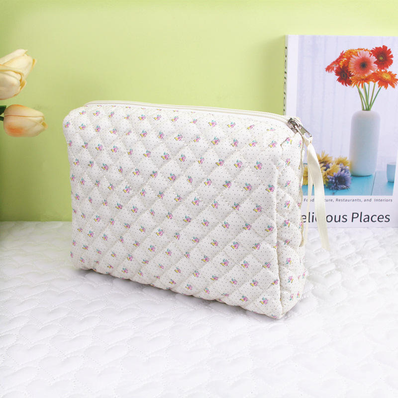  Kawaii Cotton Makeup Bag Large Travel Cosmetic Bag Quilted Makeup  Bag Coquette Cosmetic Pouch Aesthetic Floral Toiletry Bag : Beauty &  Personal Care
