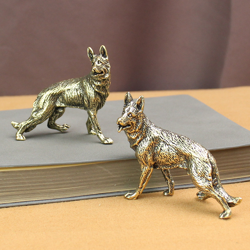 Brass Figures Decor,Vintage Copper Lucky Dog Miniatures Figurines Desktop  Small Ornaments Chinese Classical Brass Animal Tea Pets Home Decorations  2.7x1.4x4.7cm : : Home