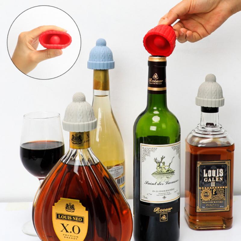 1pcs silicone bottle stopper, red Christmas hat shape bottle stopper  suitable for bottle sealing stopper such as Champagne & Wine & Whiskey