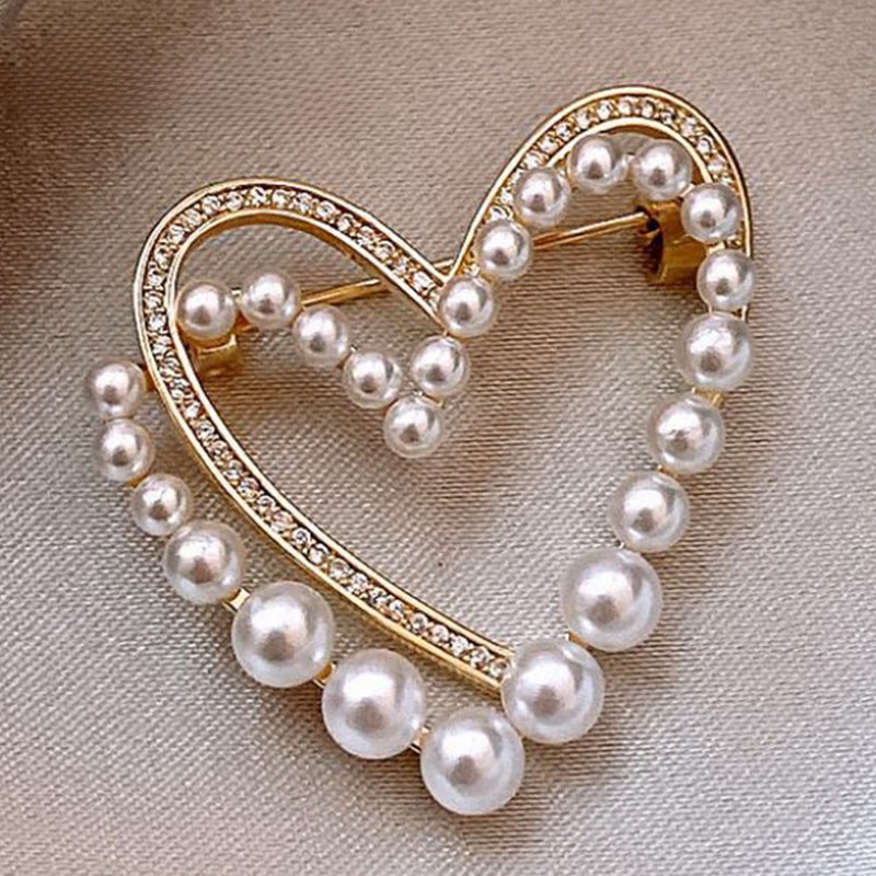 Elegant Faux Pearl Decor Heart-shaped Brooch Pin, Coat Sweater Accessories