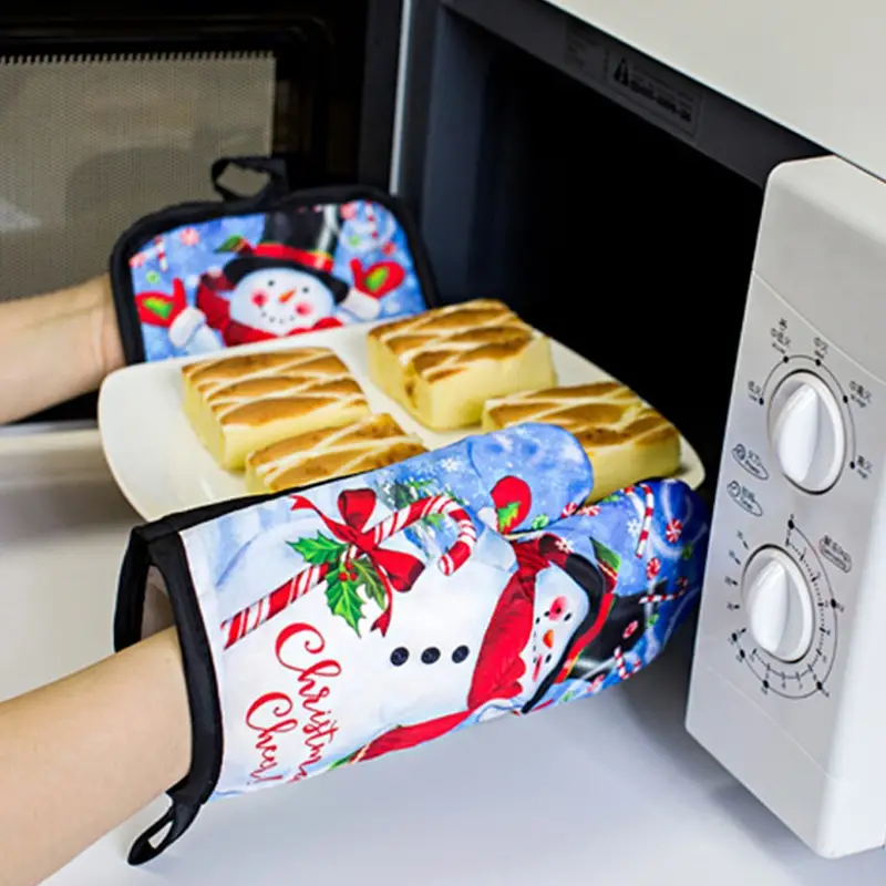 Polyester Oven Mitts, Short Heat Resistant Mitts, Microwave Oven Christmas  Theme Glove, Baking Oven Insulation Gloves, Non-slip Grip Surfaces And  Hanging Loop Gloves, Kitchen Supplies - Temu