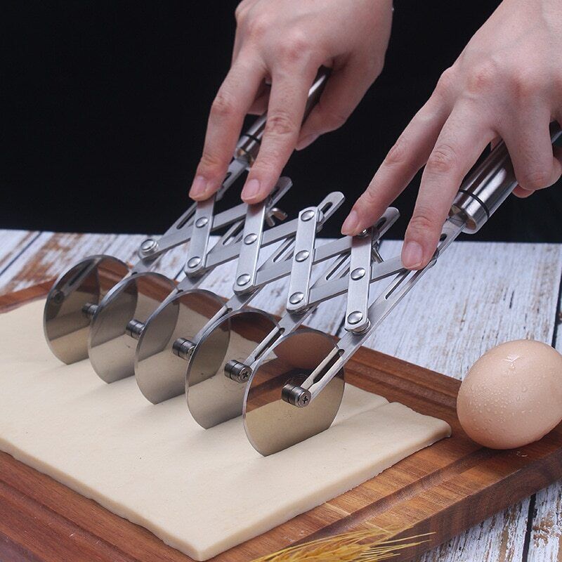 Dough Knife and Pastry Cutter – The Convenient Kitchen