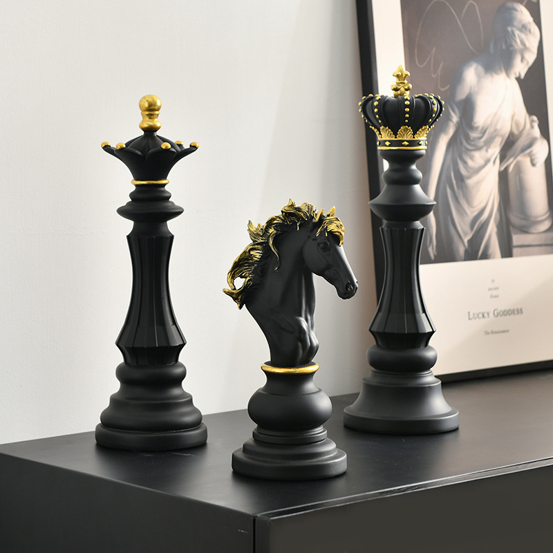  UGPLM 3 Resin Chess Pieces Board Chess Statue Decor