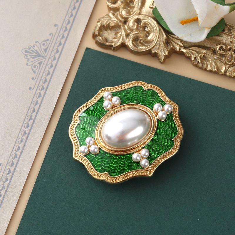 Fashion deals pearl brooch