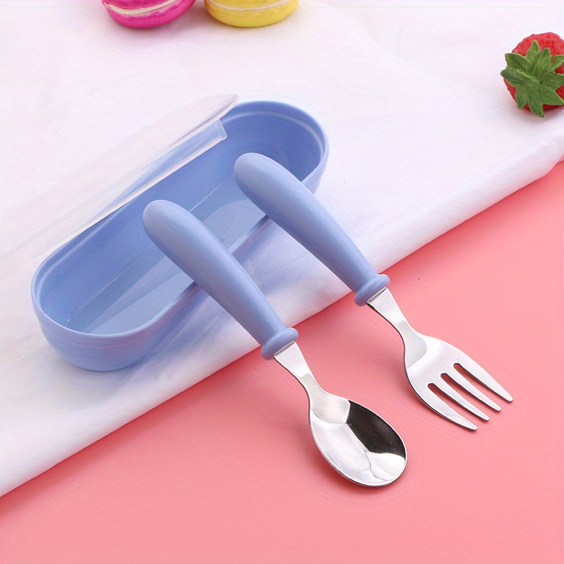  Juego de cubiertos de 9 piezas de acero inoxidable para tenedor  y cuchara, seguros para niños, cubiertos para niños con mango redondo para  lonchera (blanco, rojo rosa, azul) : Bebés