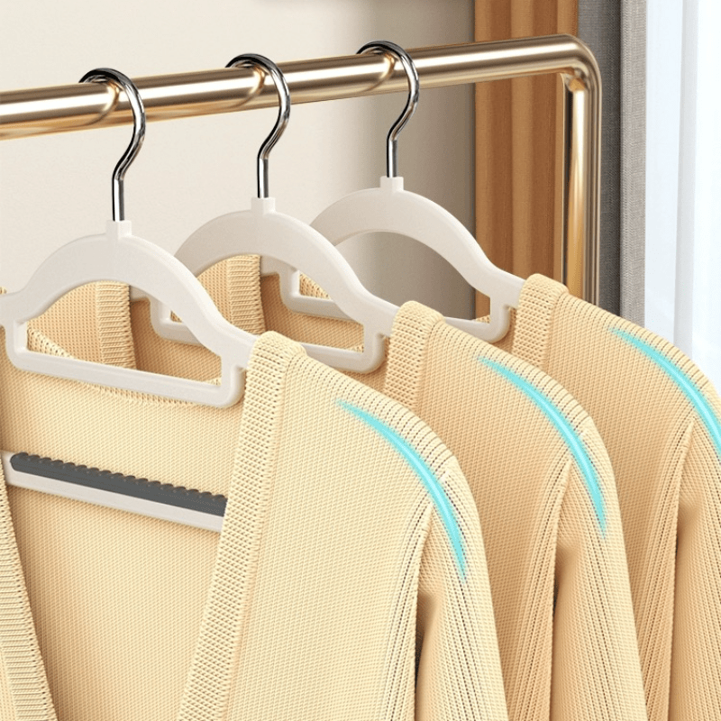 Simplify 25 Pack Slim Velvet Suit Hangers in Ivory