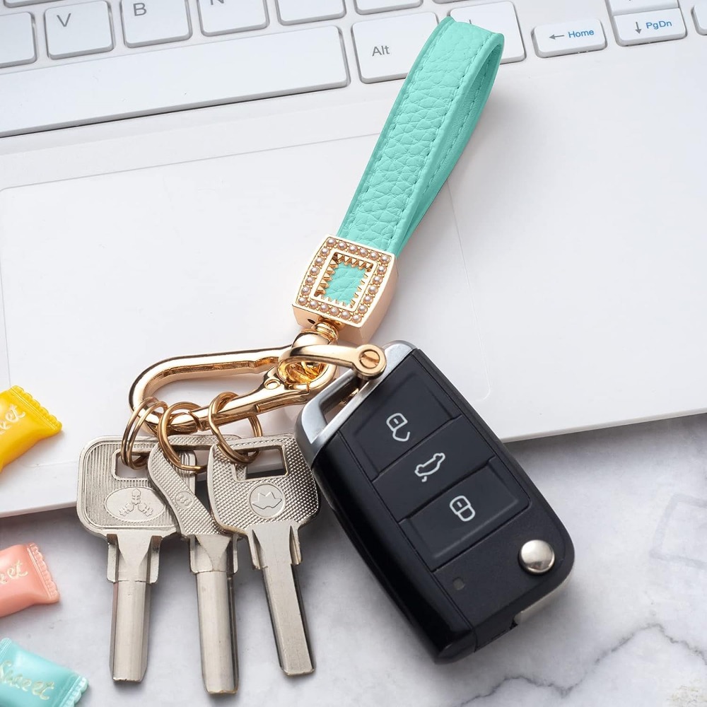 Microfiber Leather Car Keychain, Universal Car Key Fob Keychain Holder for Men and Women,Temu